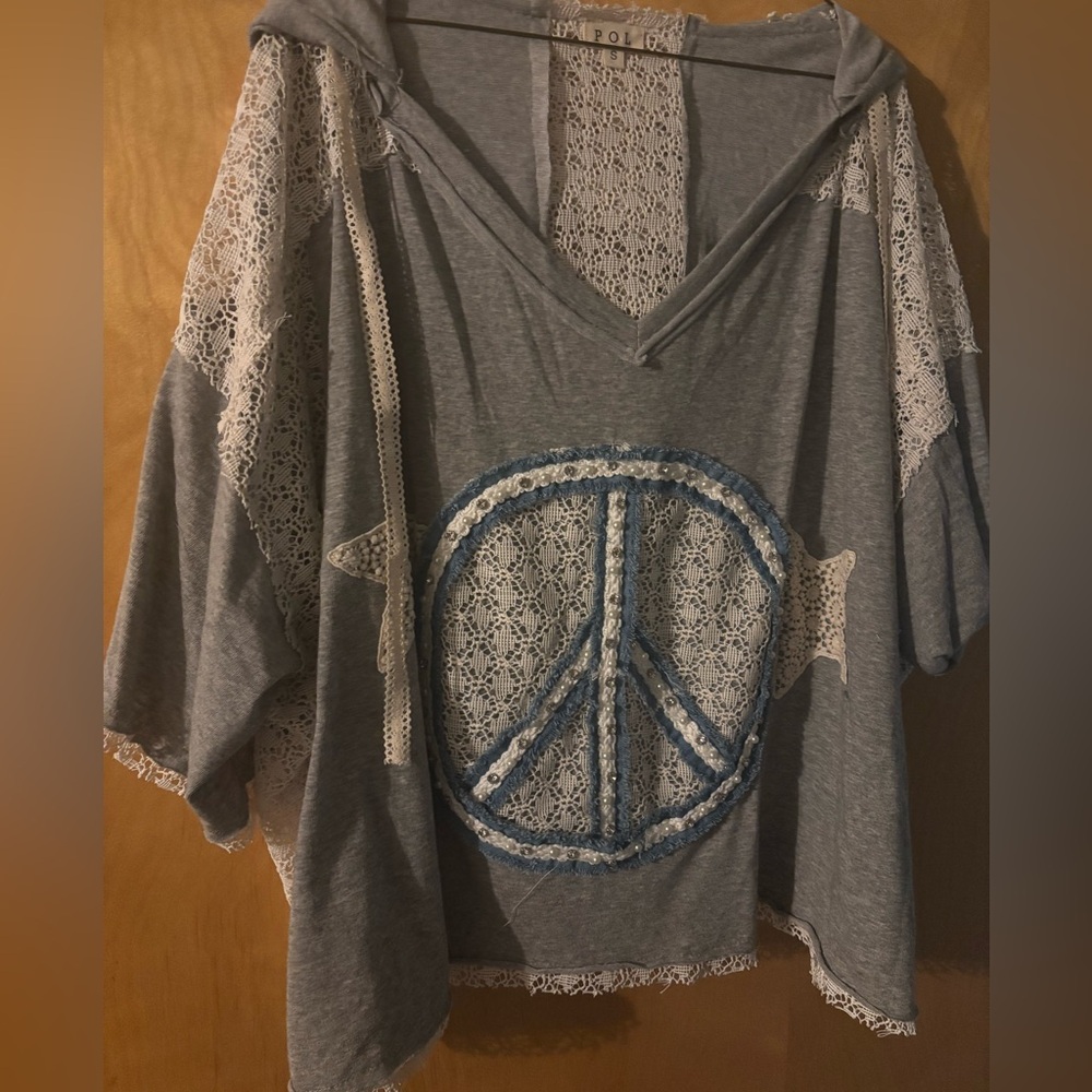 POL Gray and White Oversized Graphic Hoodie